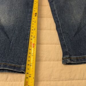 Blue Denim 19in Inseam Woman's Jean Capris